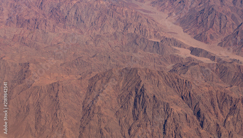 Foto Aerial view of the mountains and sandy plateau of Egypt, the Sinai Peninsula
