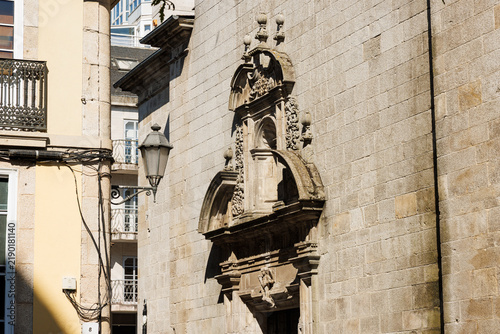 Foto Ornate Baroque Stone Carving on the Saint Mary's Cathedral Facade, Lugo,