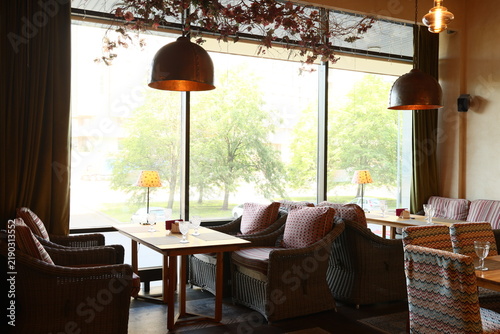 Foto Serene daytime retreat featuring cozy seating and scenic outlooks
