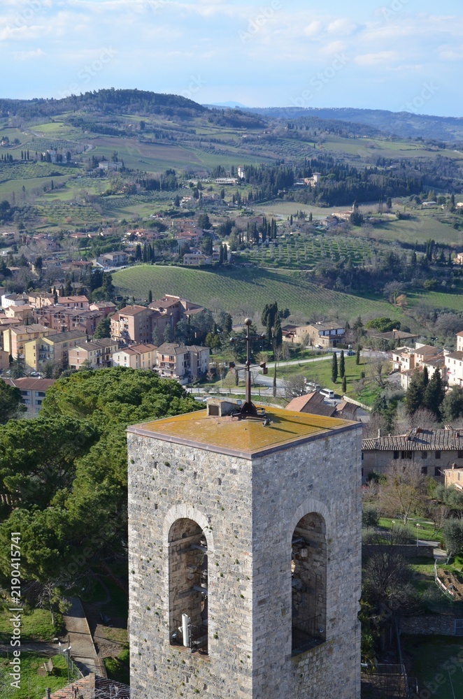 Obraz premium Towers and rooftops in the historic village of San Gimignano