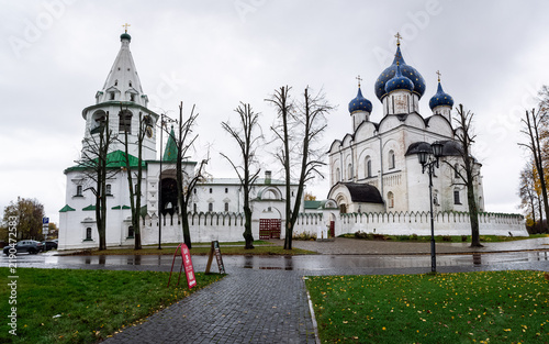 Konstfotografi view of the Kremlin Museum complex and the Cathedral of the Nativity of the Bles