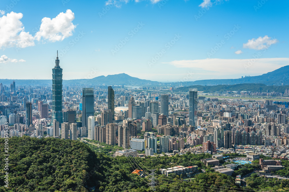 Obraz premium The Taipei city view from the 95 peak in Taiwan