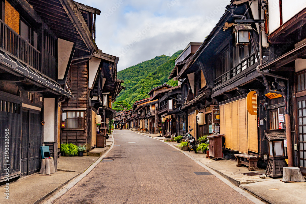 Fototapeta premium 長野県奈良井宿の歴史のある風景
