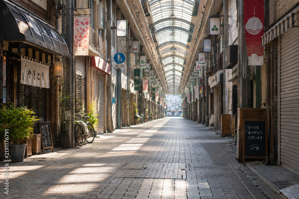 Fototapeta premium Empty Traditional Japanese Shopping Street in the Quiet Morning