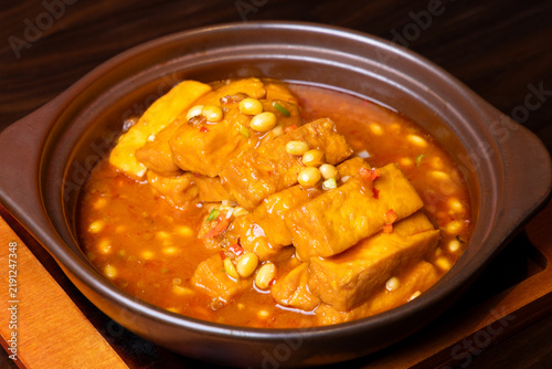 Canvas Print Clay Pot Braised Tofu with Soybeans, Chinese Homestyle Cuisine Close-up