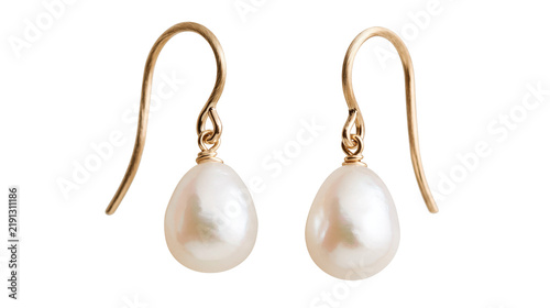 Foto Elegant teardrop pearl earrings with gold wire hooks