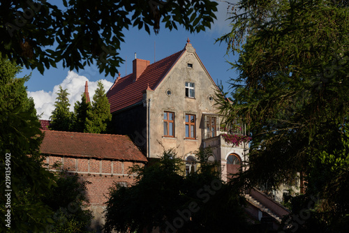 Fotografie ARCHITECTURE - A very, very old house in a small Polish town