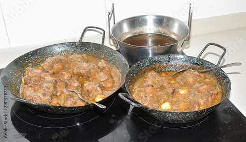 Bild auf Leinwand Cooking an oxtail stew