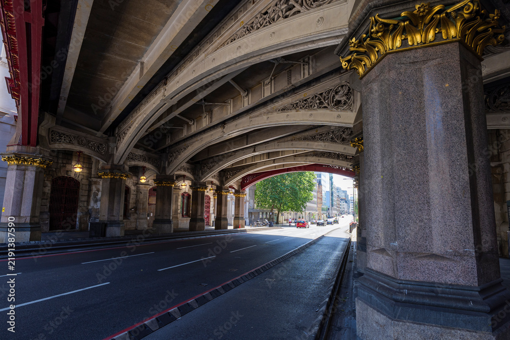 Fototapeta premium London - 07 24 2022: Tunnel on Farringdon St. of the Holborn Viaduct