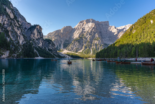 Quadro su tela Lake Braies boat