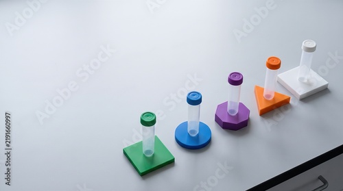Color coded sample chain for laboratory traceability