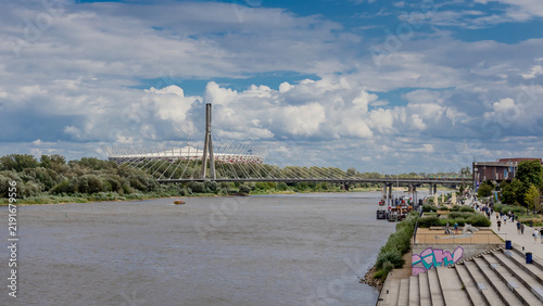 Foto A scenic view of the Swietokrzyski Bridge and the National Stadium overlooking t