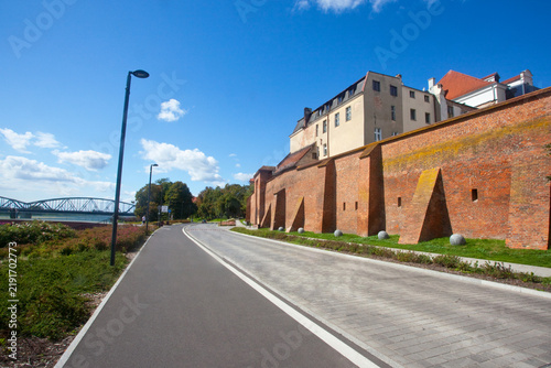 Obraz na płótnie Bulwar nad Wisłą w Toruniu, Polska, The Vistula River Boulevard in Toruń, Poland