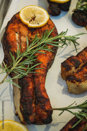 Принти на полотні Grilled salmon with lemon and rosemary