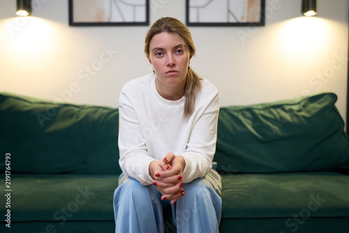 Fotografie Heavy moment of grief and emotional tension