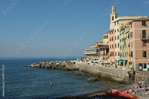 Il borgo marinaro di Boccadasse a Genova, inizio settembre 2026.