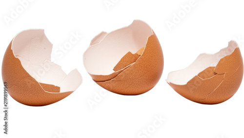 Quadro su tela Broken brown eggshells remnants of breakfast, isolated on transparent background