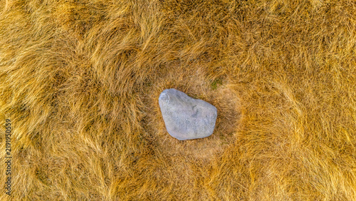 Fotografía An aerial view directly above  the Judith Stone, a large glacial erratic block l