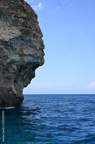 Fotografía Une formation rocheuse naturelle qui ressemble à un visage de profil sur l'île d
