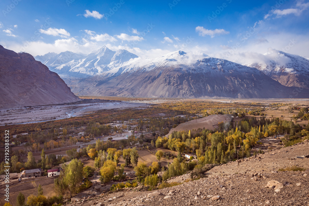 Obraz premium Mountain landscape view from Pamir highway, Tajikistan