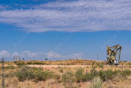 Quadro su tela Permian Basin 9-13-2026 Loco Hills NM USAPump jack extracting crude oil from t