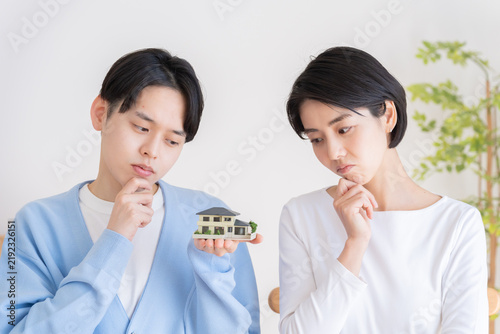 Naklejka 家を持つ夫婦