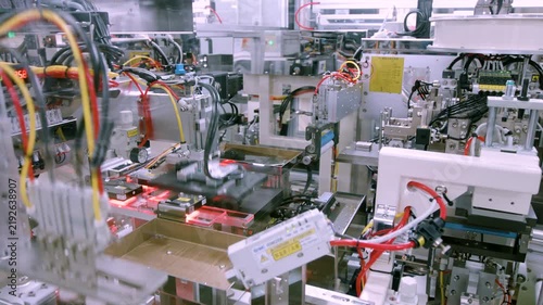 Mobile Phone Touch Monitor Production Line.
Manufacturing production line of touch panel monitor screen for mobile phone.

