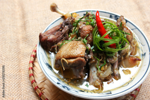 Vit om sau - VietnamFood - Duck braised with dracontomelon fruit