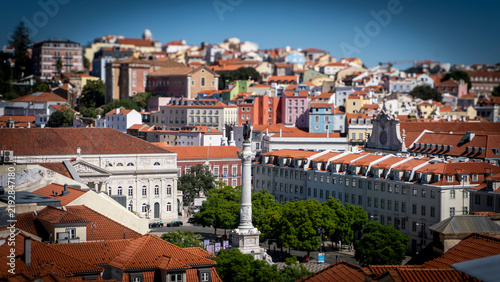 Bild auf Leinwand Statue of Peter IV of Aragon (Pedro IV de Aragón) surrounded by houses in Lisbon
