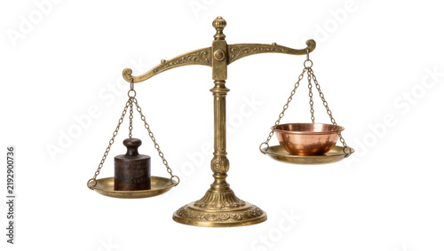 фотографія Antique brass balance scale with weight and copper bowl, isolated on transparent