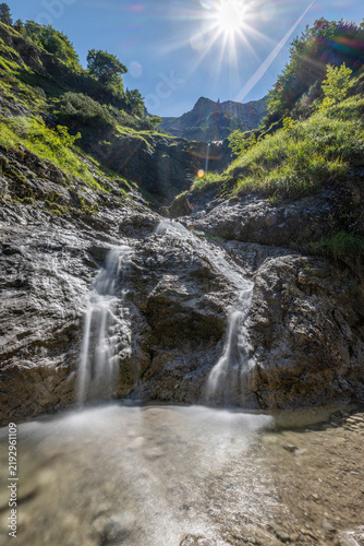 Wasserfall mit Sonnenstern