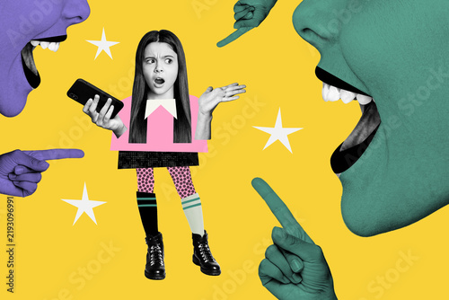 Obraz na płótnie Teen girl holding smartphone surrounded by shouting faces and pointing fingers r