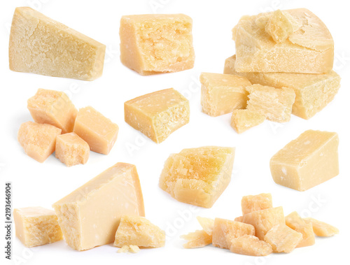 Obraz na płótnie Parmesan cheese. Pieces isolated on white, set