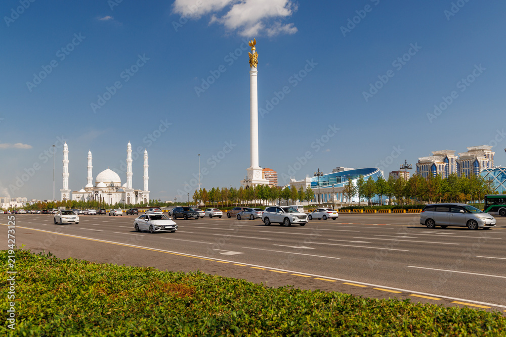 Obraz premium Kazakh Eli Monument at Independence Square in Astana