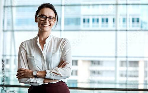 Cuadro en lienzo Business, woman and arms crossed in office portrait for banking, risk management and about us