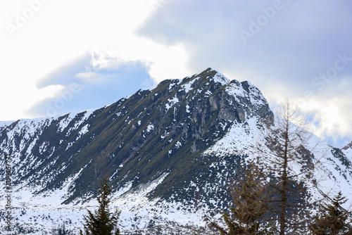 фотографія snow-capped mountains in Austria in spring