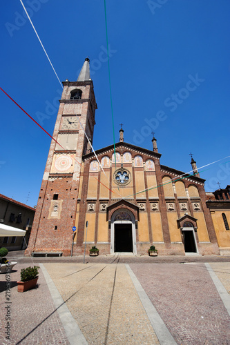 Fotografía Historic Santi Gaudenzio ed Eusebio church in Gambolo, Pavia province, Italy