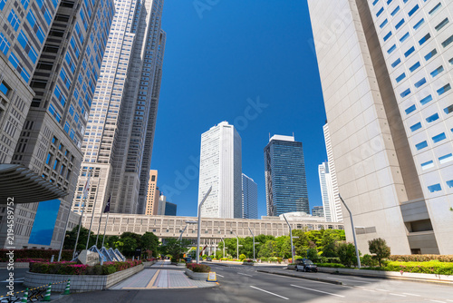 Plakat 新宿副都心に立ち並ぶ高層ビルとオフィス街の風景 