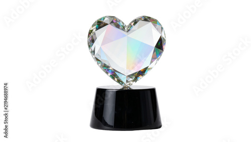 Fotografía Sparkling faceted crystal heart on a black base, isolated on transparent backgro