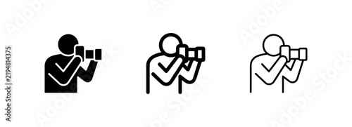 Cuadro en lienzo Photographer and standard camera icon set for photography and media