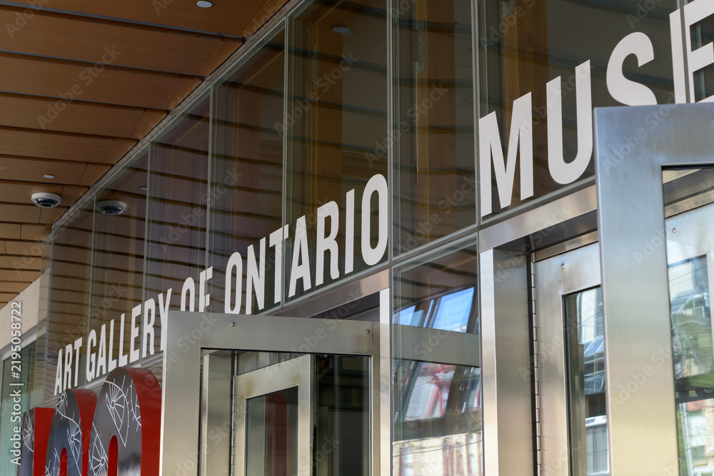 Obraz premium entrance of the Art Gallery of Ontario, 317 Dundas St W, Toronto