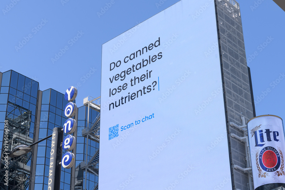 Obraz premium large-format digital spectacular with AppsFlyer's OneLink engagement sign at Sankofa Square, Toronto