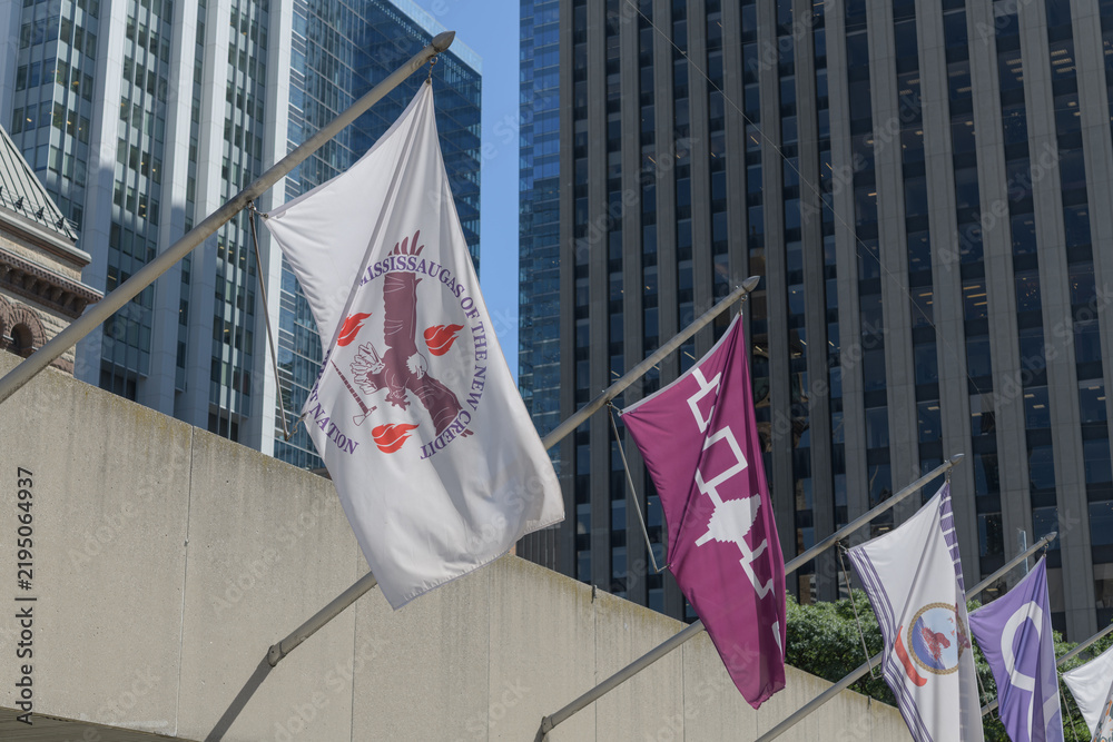 Obraz premium east overhead walkway at Nathan Phillips Square with 