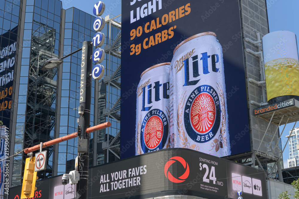 Obraz premium large-format spectacular with advertising for Molson Coors Brewing Company 