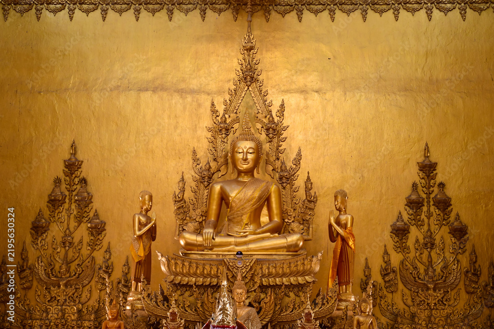 Obraz premium golden buddha statue