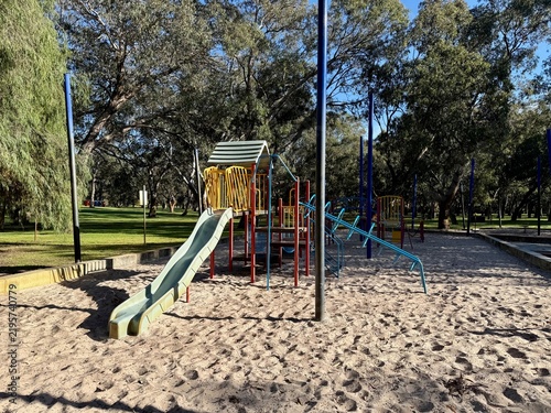 Foto Australian bushland playground with natural sandy ground surface