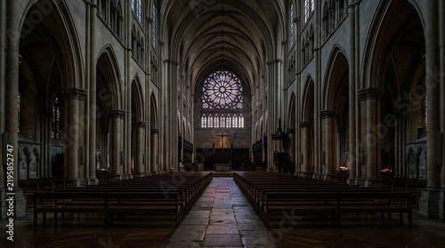 Obraz na płótnie Cathedral Interior Featuring Gothic Rose Window