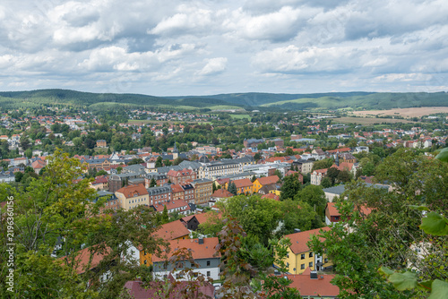 Pößneck Thüringen Deutschland Innenstadt Panorama aufgenommen vom Zechsteinriff Altenburg