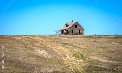Obraz na płótnie Abandoned old home on the Great Plain Prairie