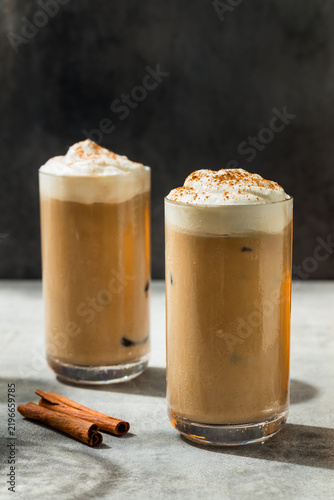 Obraz na plátně Frozen Cold PSL Pumpkin Spice Latte